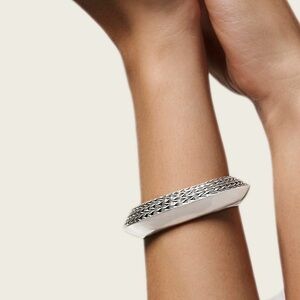 John Hardy Classic Chain Hinged Bangle
